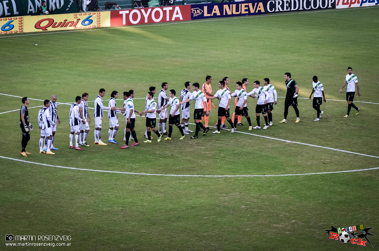 Saludo tradicional jugadores de Banfield y Talleres