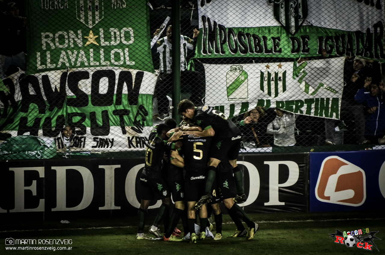 Nicolás Bertolo la empujó al gol y todo Banfield delira con el campeonato.