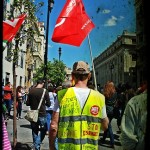 ‘Si no hay solución habrá revolución’ aclamó la multitud.