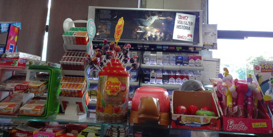 En Brasil, la campaña convive con los dulces en los kioscos.