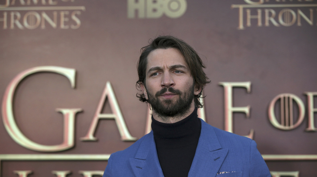 Michiel Huisman.